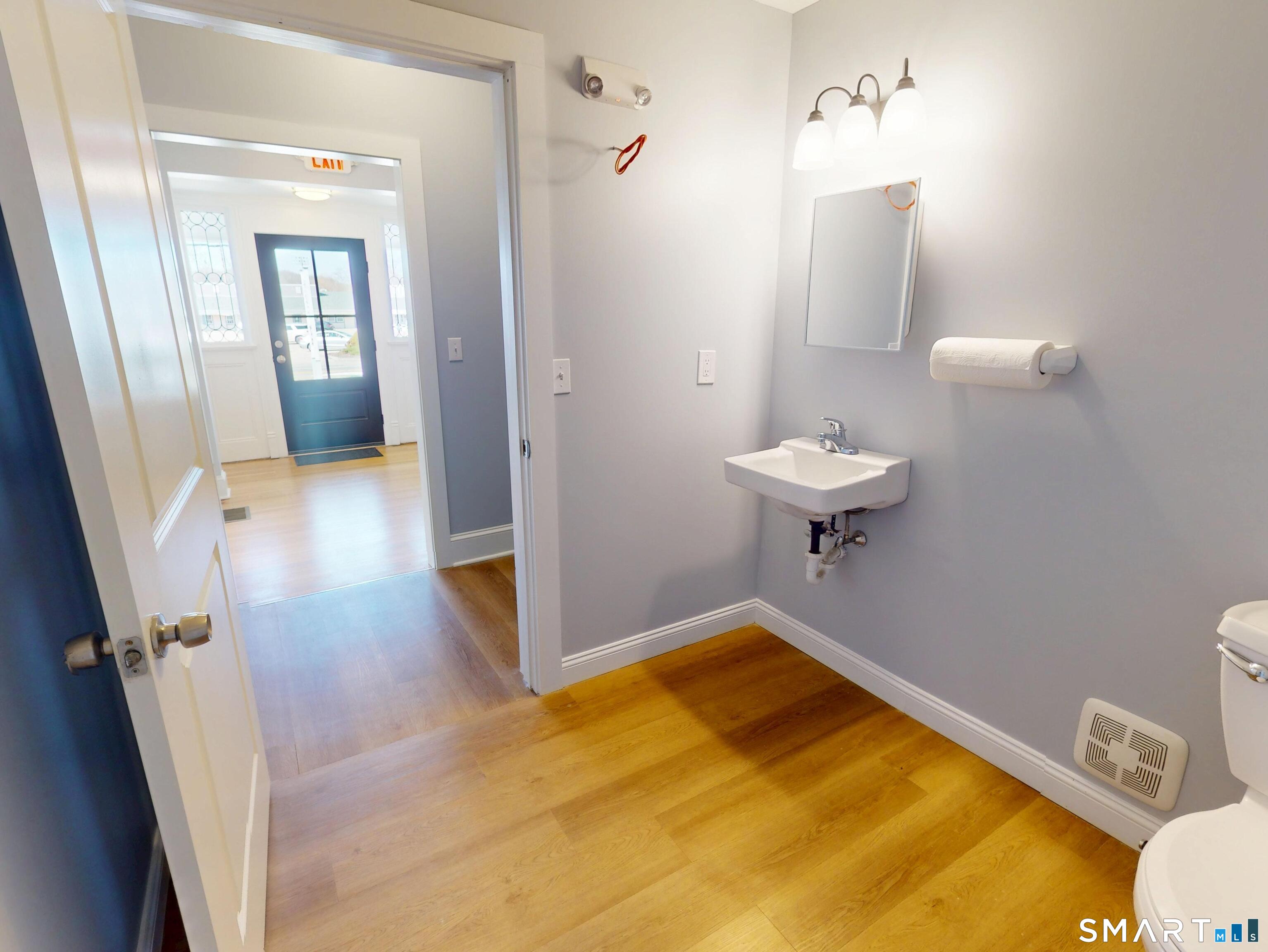 132 Boston Post Road East Lyme CT 06333