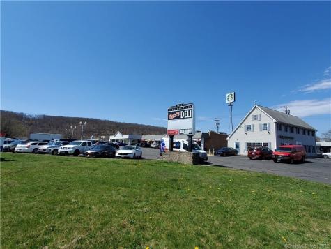 1646 Litchfield Turnpike Woodbridge CT 06525
