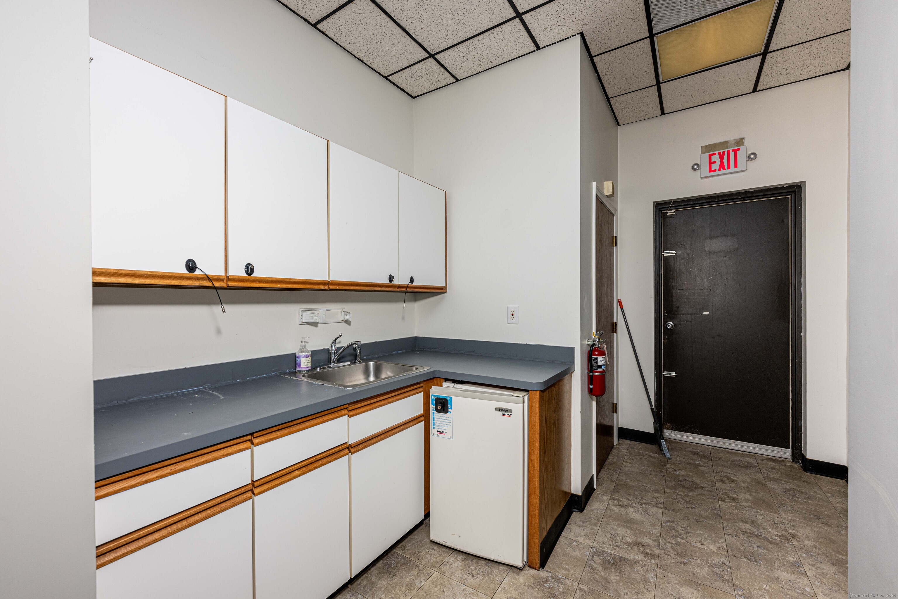 565 Washington Avenue North Haven CT 06473
