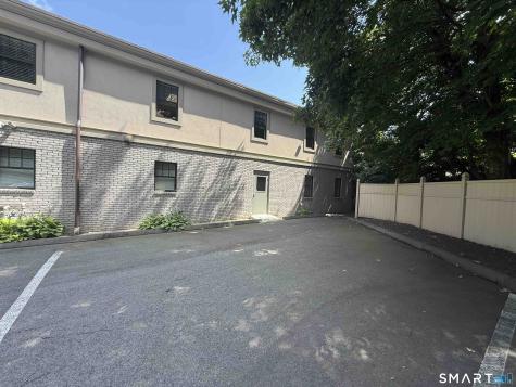 3074 Whitney Avenue Hamden CT 06518