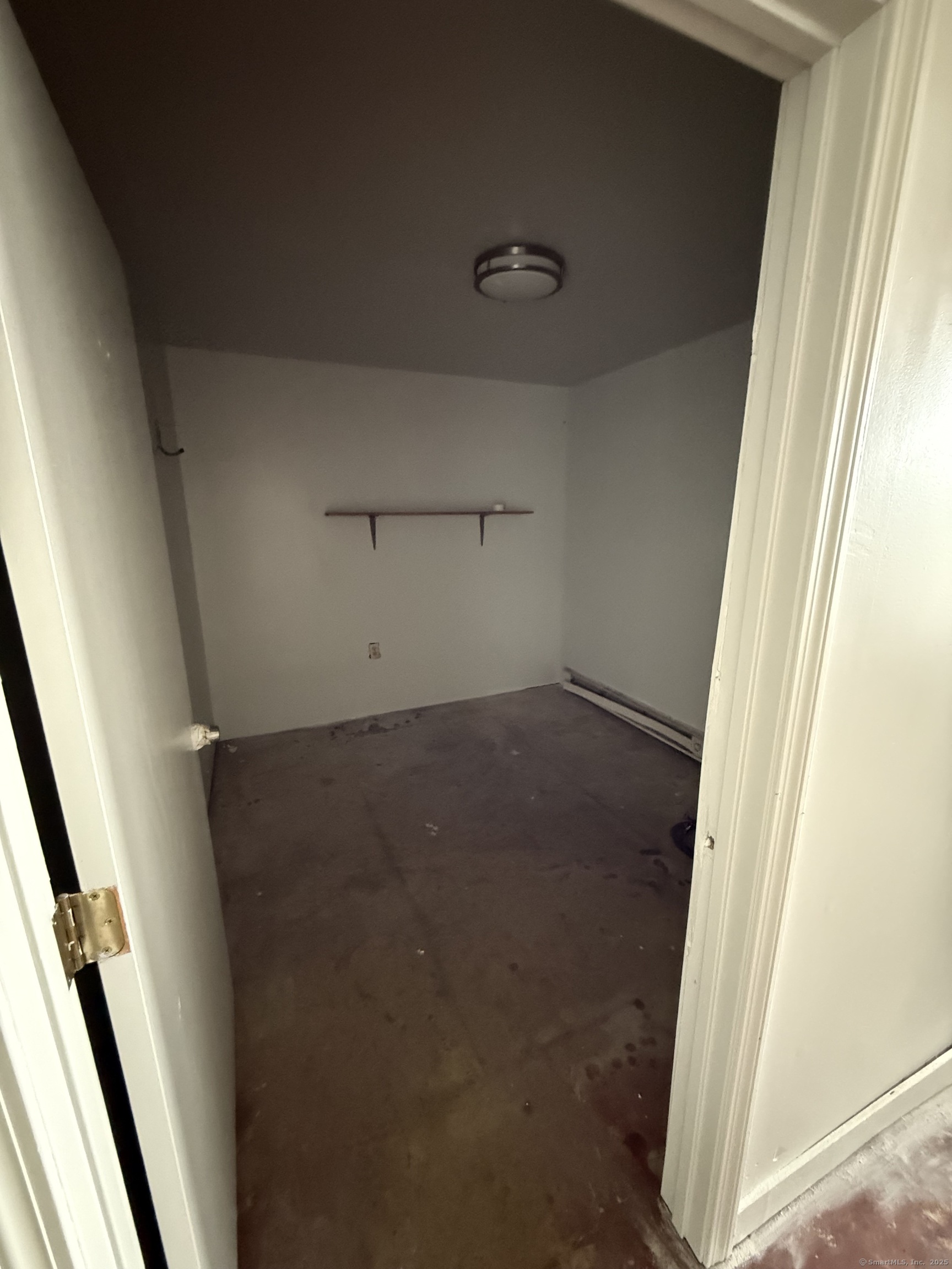 6 Riverside Drive Ansonia CT 06401