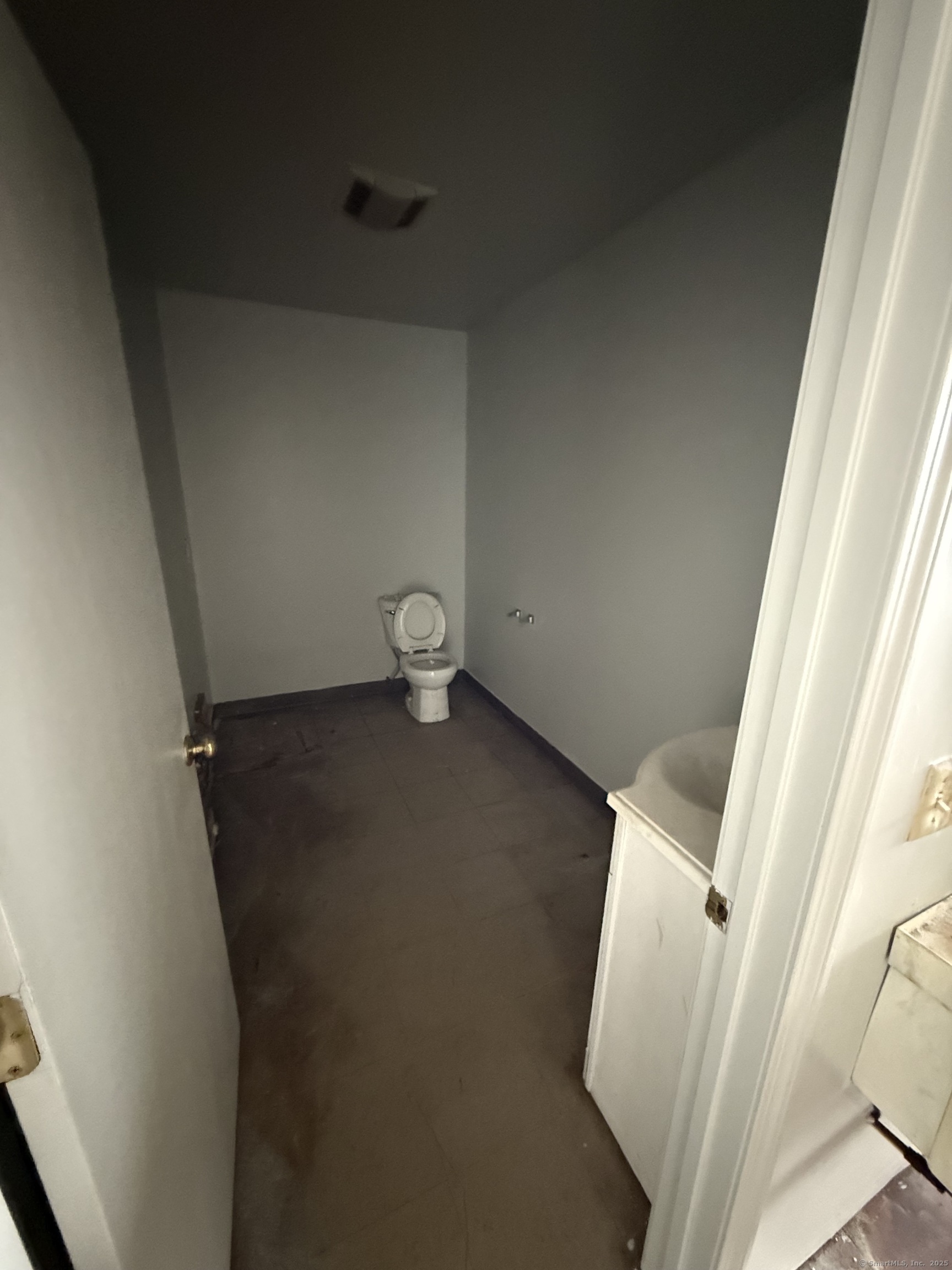 6 Riverside Drive Ansonia CT 06401