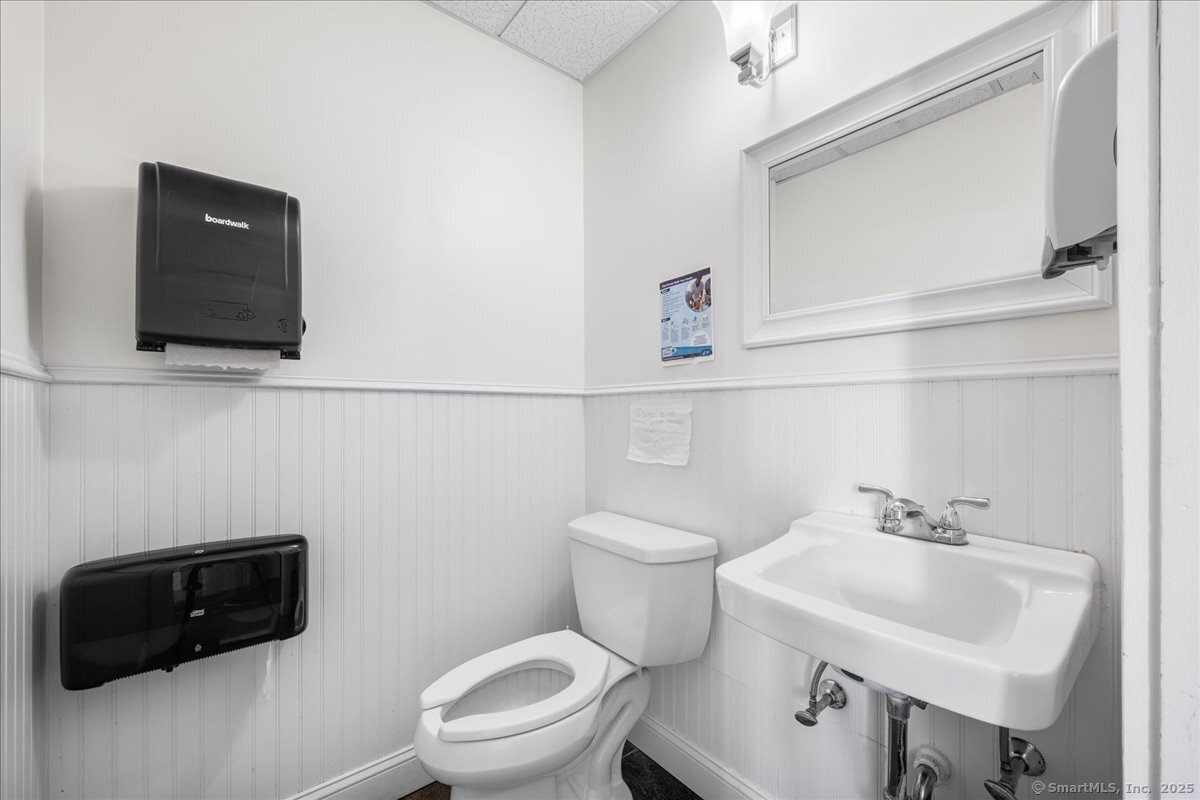 10 Railroad Avenue Norwich CT 06360