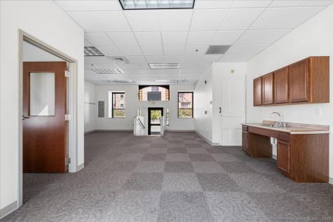 10 Railroad Avenue Norwich CT 06360