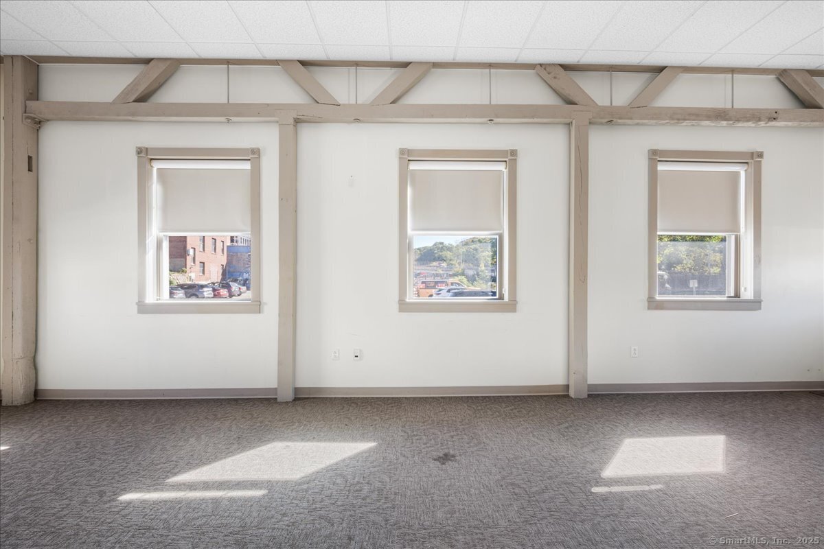 10 Railroad Avenue Norwich CT 06360