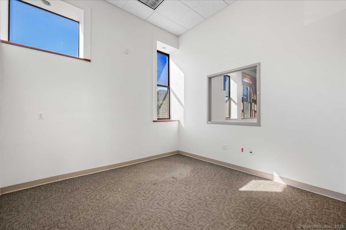 10 Railroad Avenue Norwich CT 06360