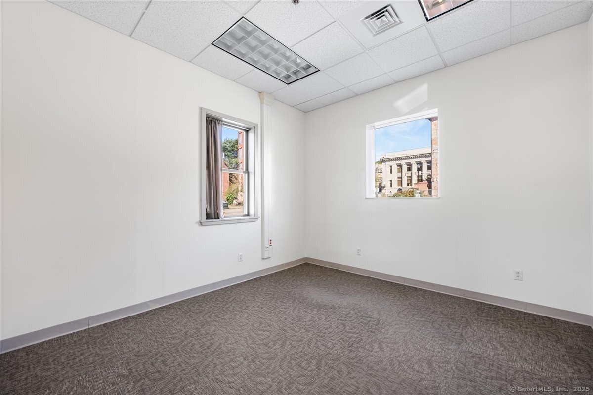 10 Railroad Avenue Norwich CT 06360