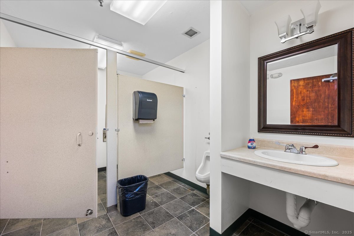 10 Railroad Avenue Norwich CT 06360