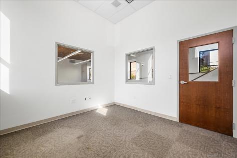 10 Railroad Avenue Norwich CT 06360