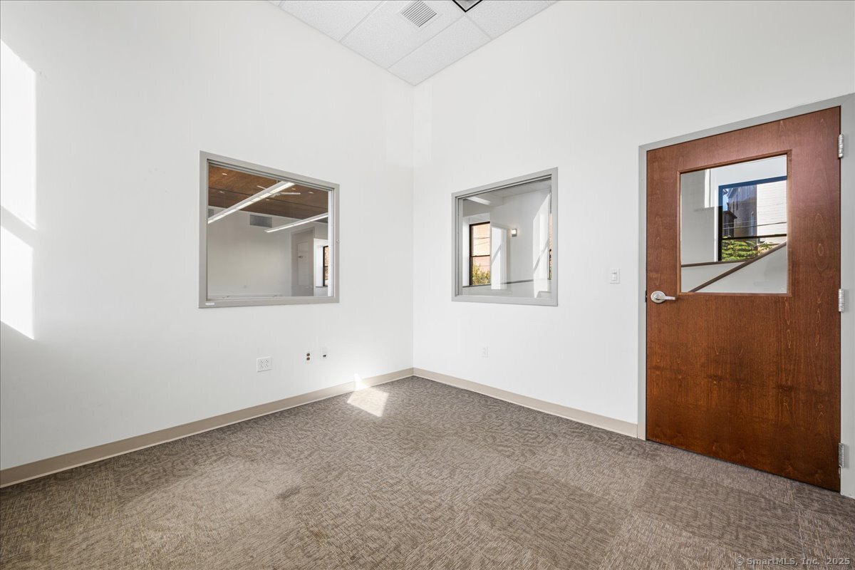 10 Railroad Avenue Norwich CT 06360