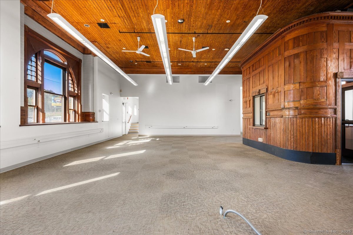 10 Railroad Avenue Norwich CT 06360