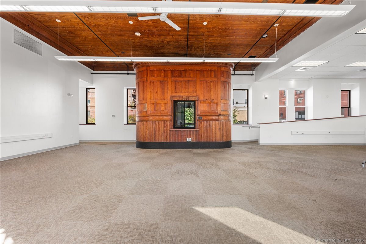 10 Railroad Avenue Norwich CT 06360