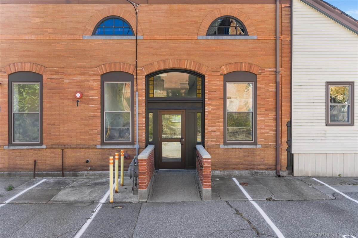 10 Railroad Avenue Norwich CT 06360