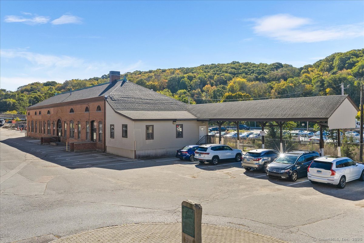 10 Railroad Avenue Norwich CT 06360