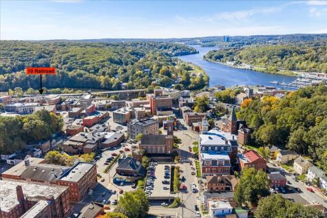 10 Railroad Avenue Norwich CT 06360