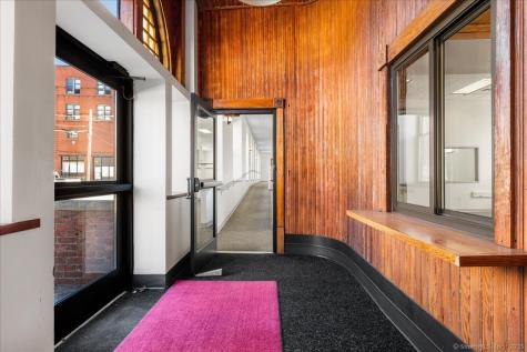 10 Railroad Avenue Norwich CT 06360