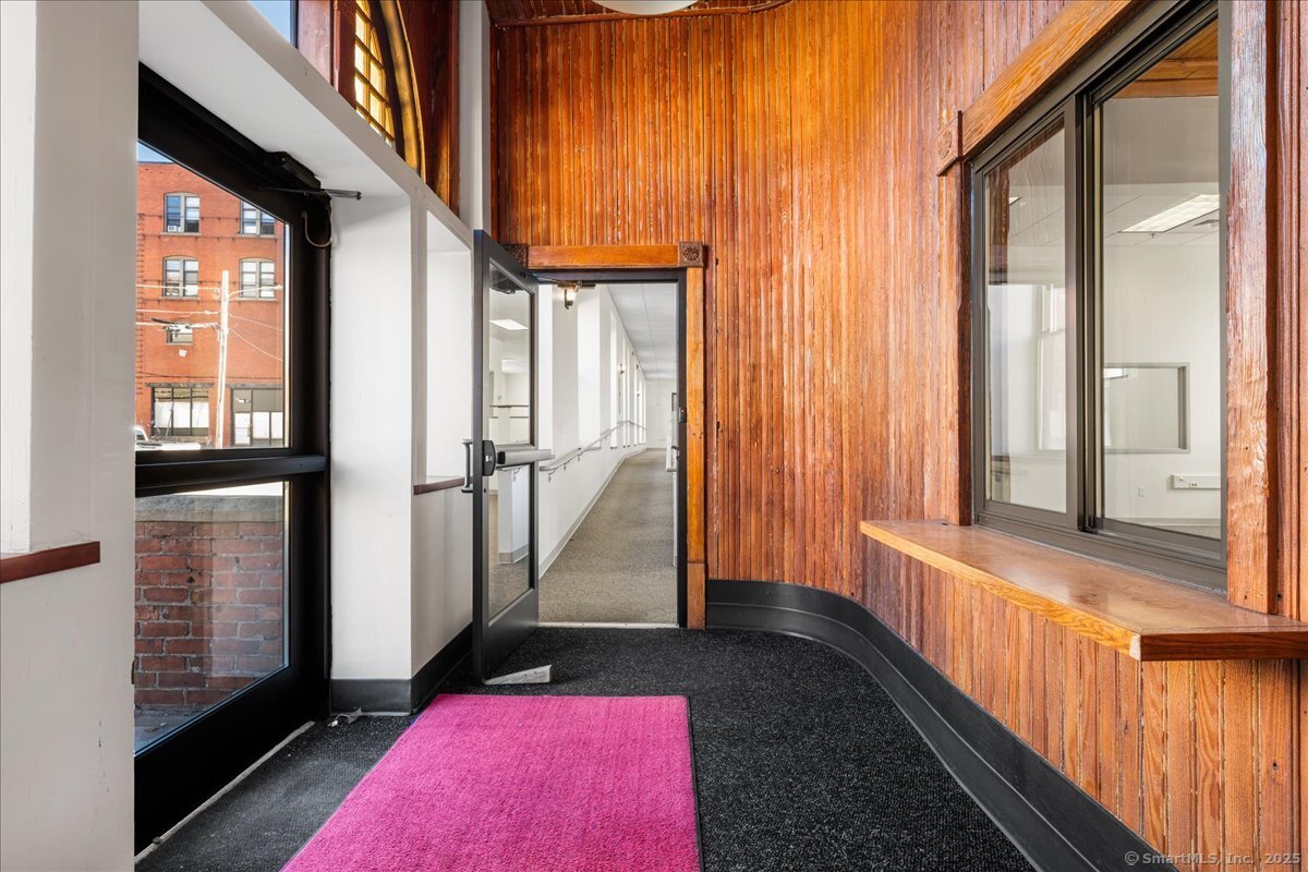 10 Railroad Avenue Norwich CT 06360