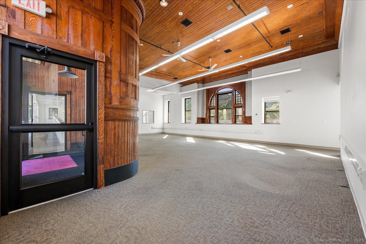 10 Railroad Avenue Norwich CT 06360