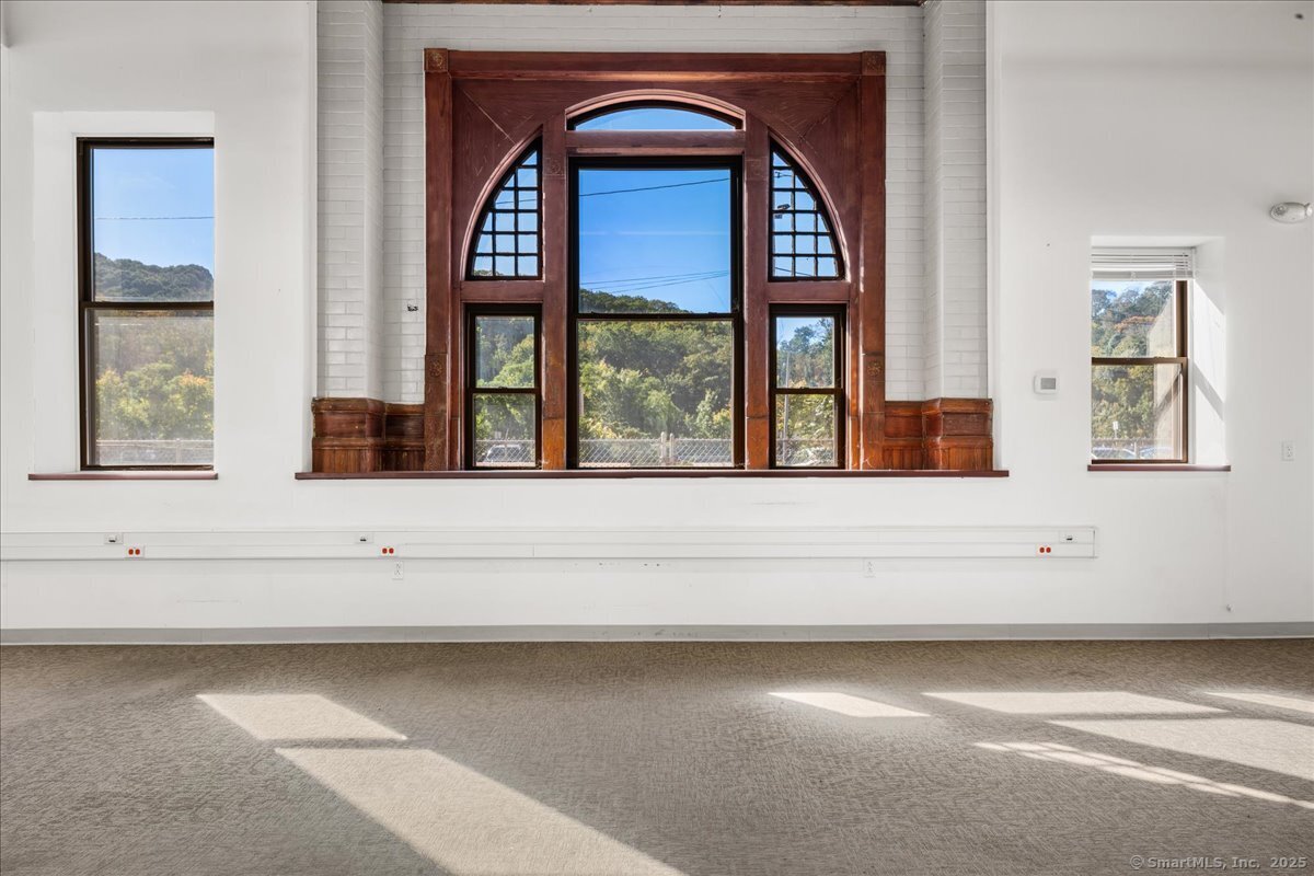 10 Railroad Avenue Norwich CT 06360