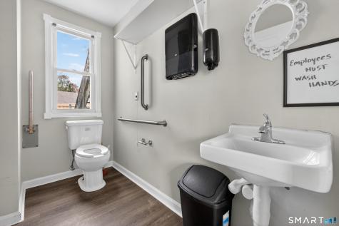 6 Lower Boulevard New London CT 06320