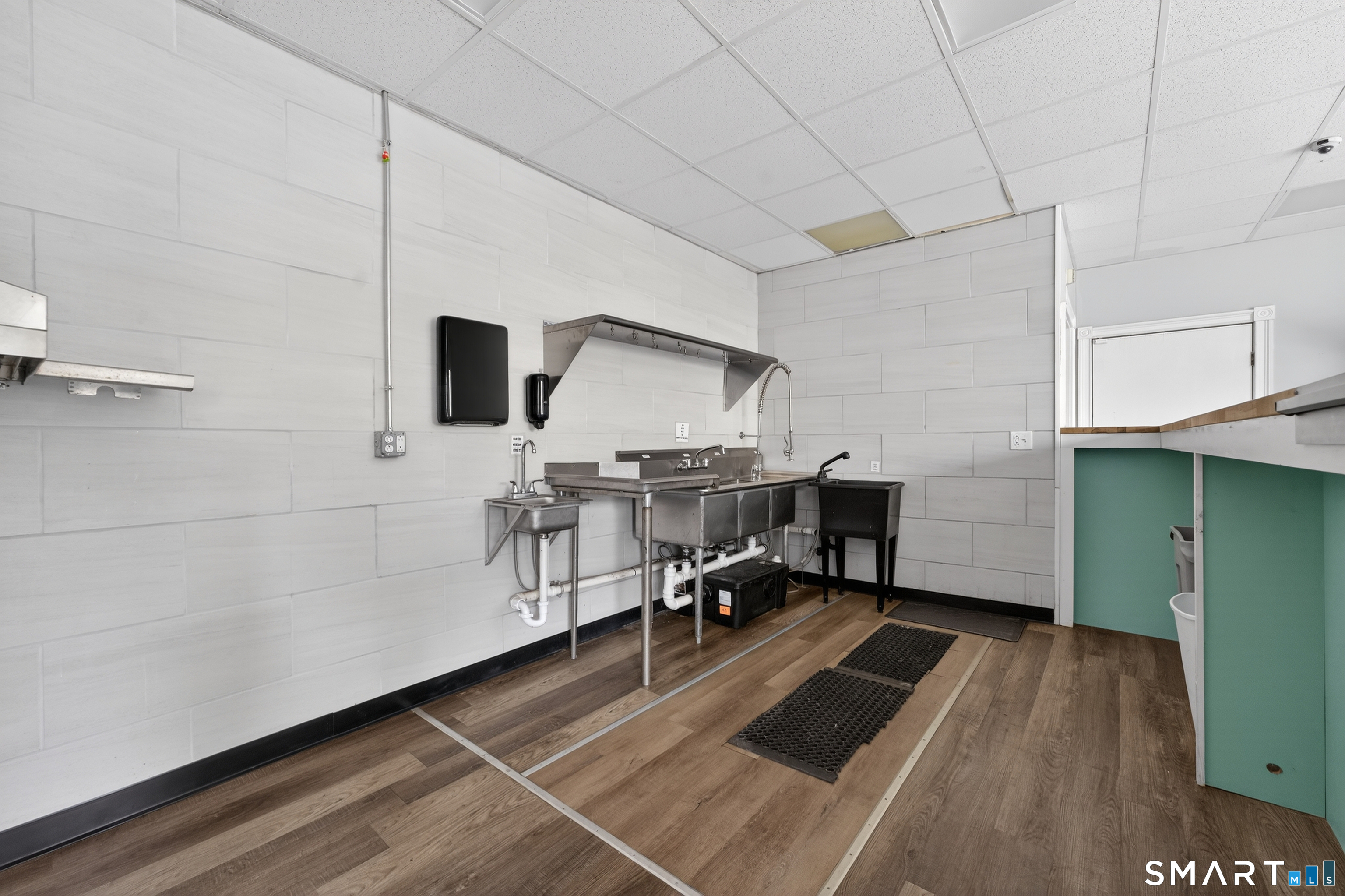 6 Lower Boulevard New London CT 06320