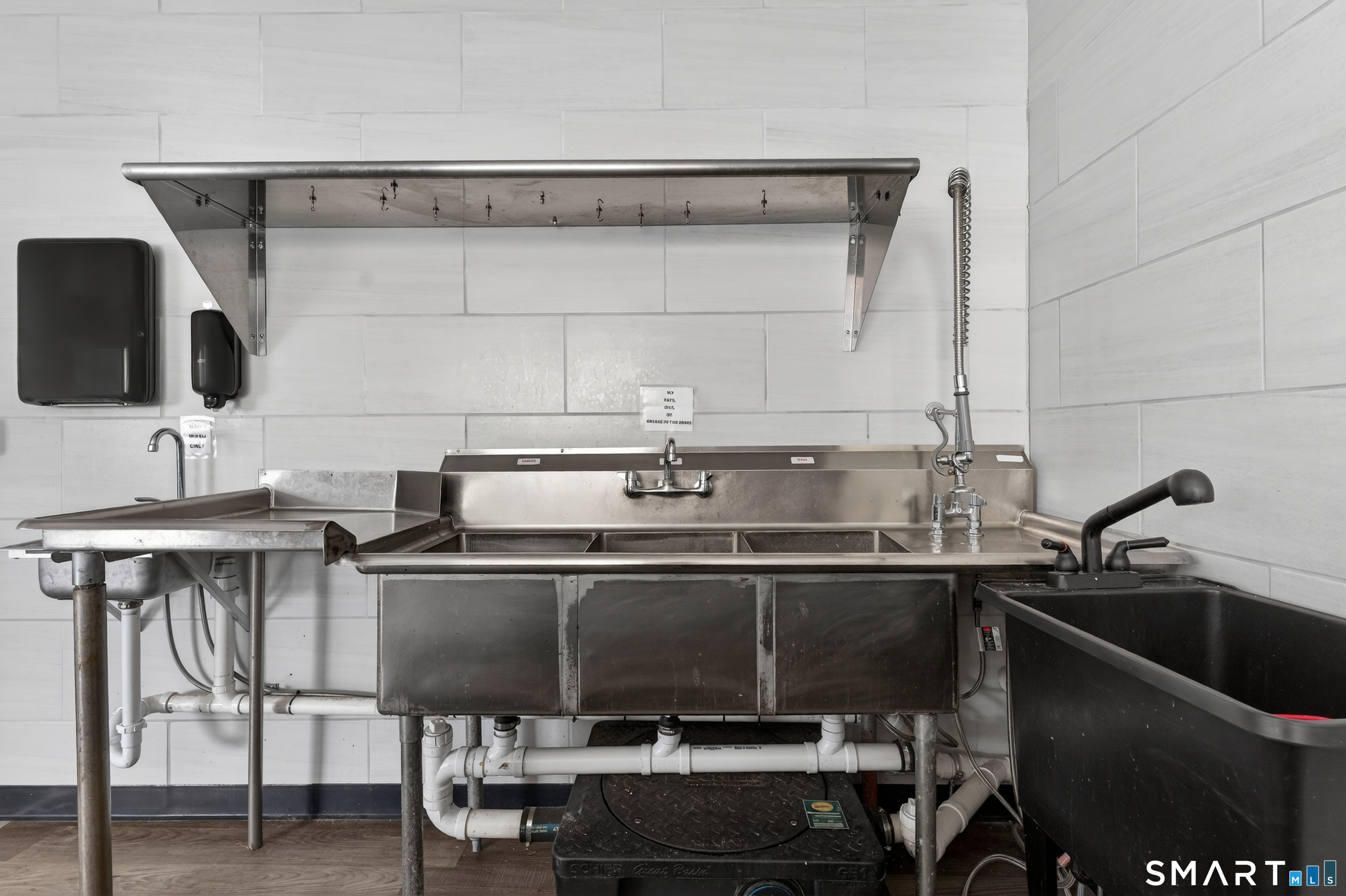 6 Lower Boulevard New London CT 06320
