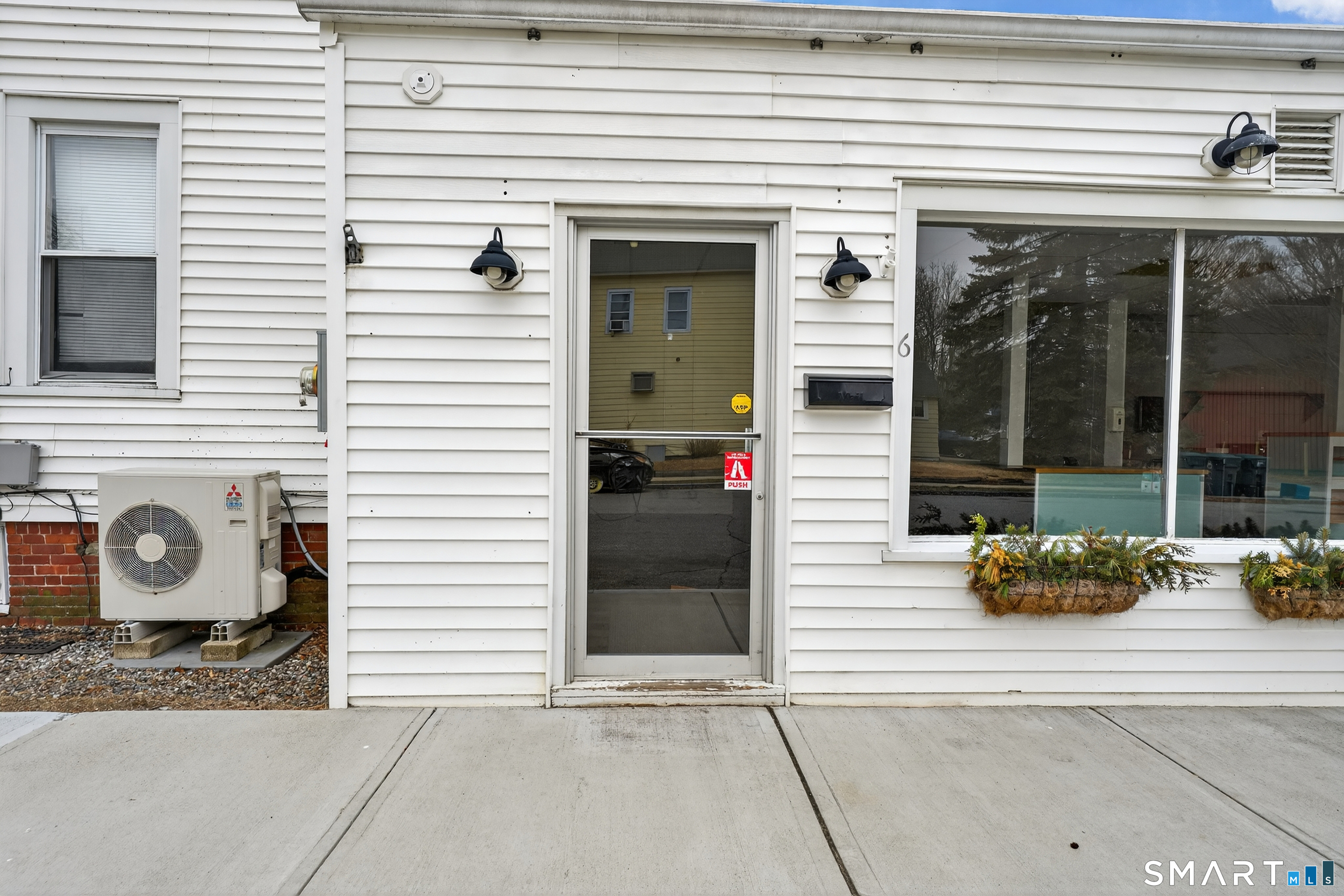 6 Lower Boulevard New London CT 06320
