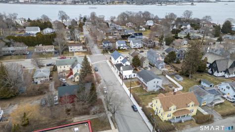 6 Lower Boulevard New London CT 06320