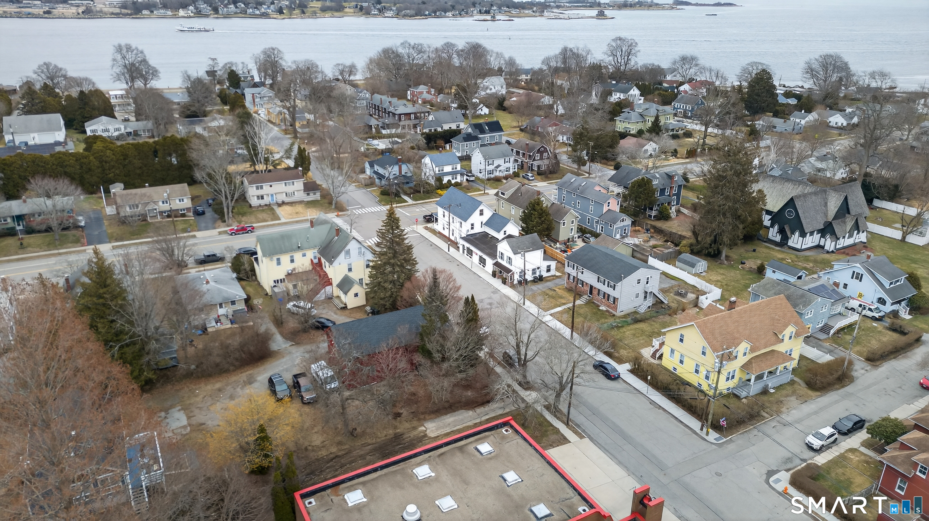 6 Lower Boulevard New London CT 06320