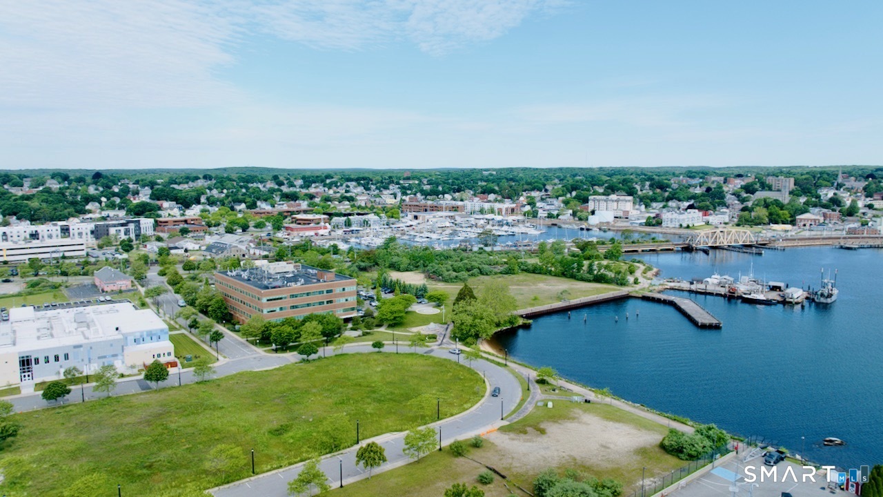 1 Chelsea Street New London CT 06320