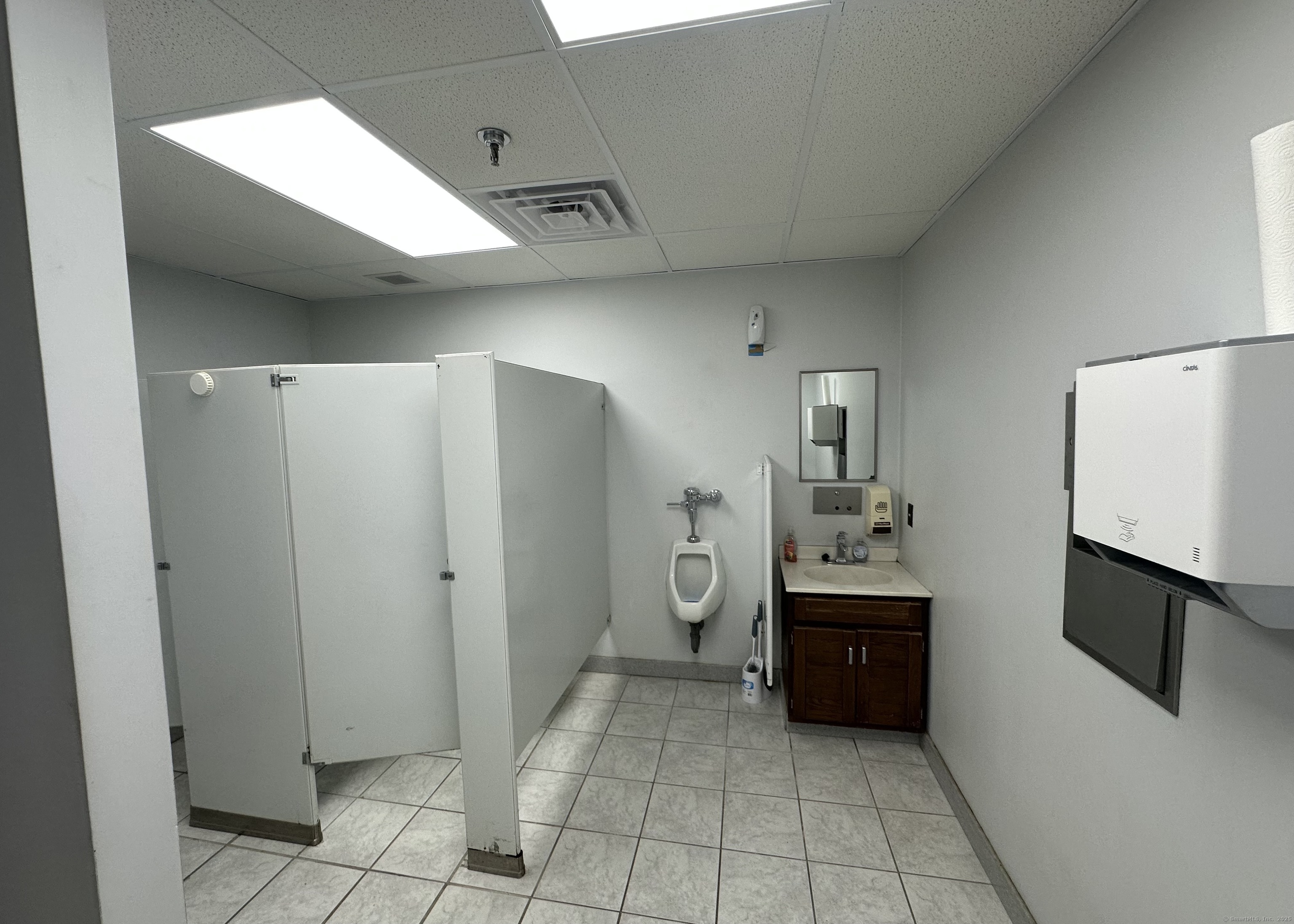 15 Wisconsin Avenue Norwich CT 06360