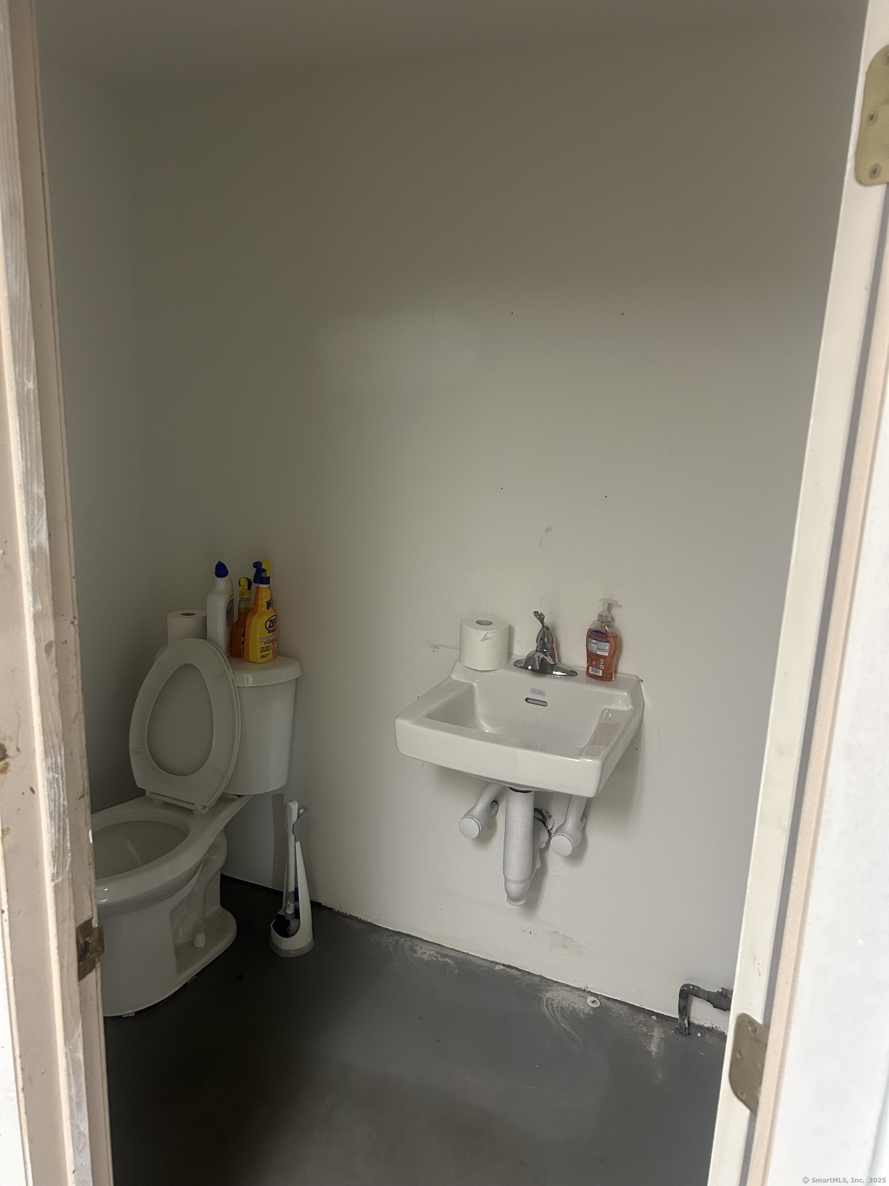 9 Moody Street Enfield CT 06082