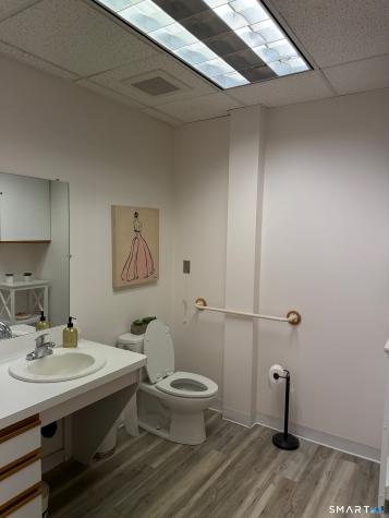 51 East Main Street Avon CT 06001