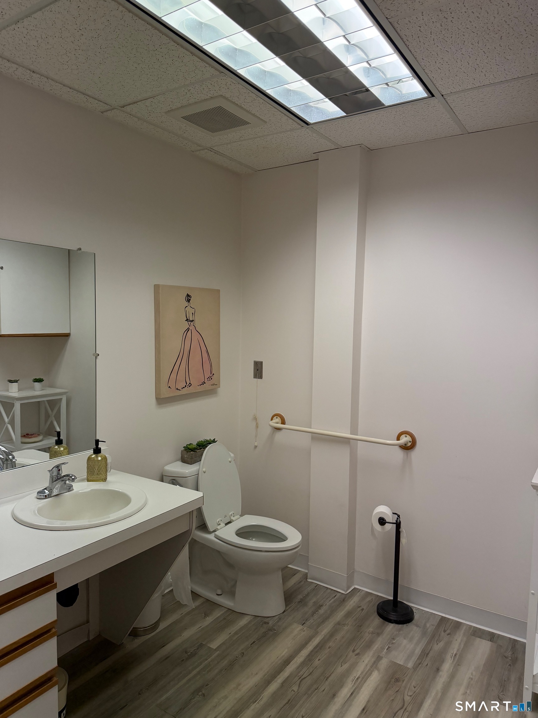 51 East Main Street Avon CT 06001