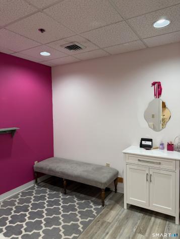 51 East Main Street Avon CT 06001