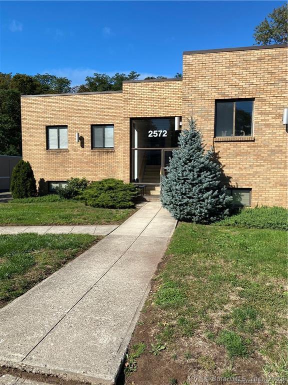 2572 Whitney Avenue Hamden CT 06518