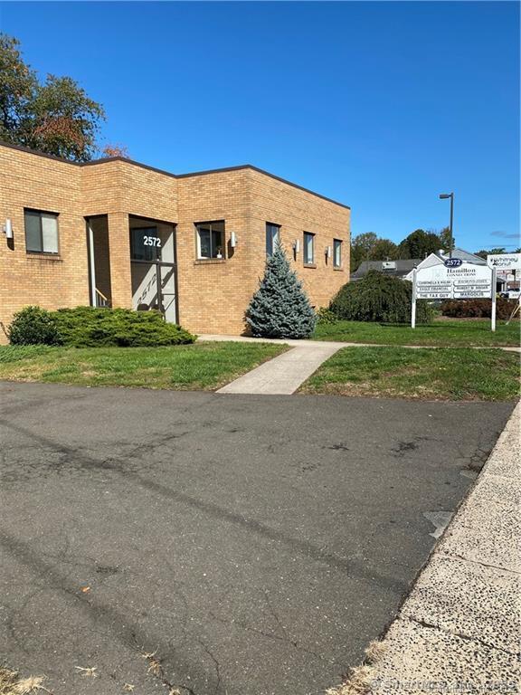 2572 Whitney Avenue Hamden CT 06518