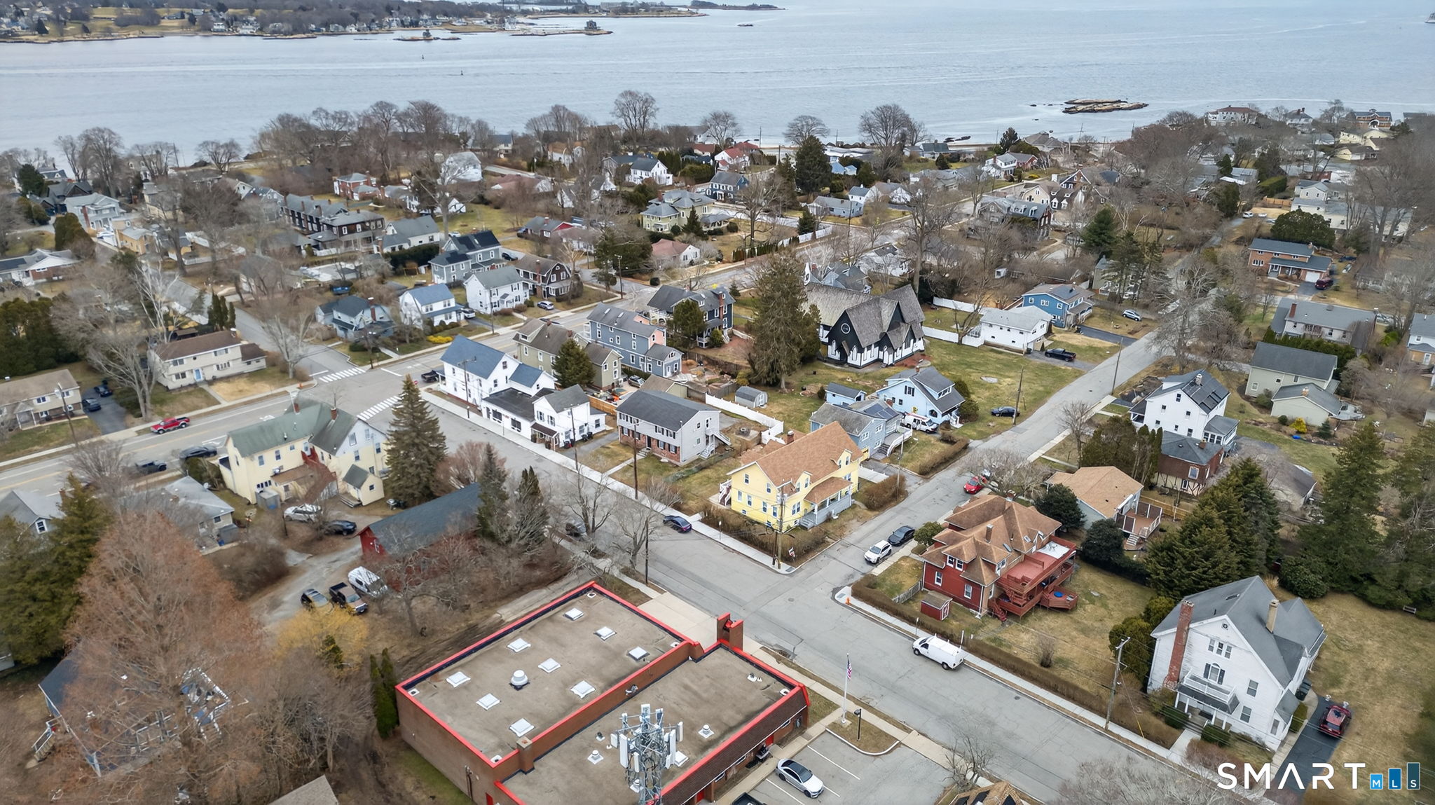 6 Lower Boulevard New London CT 06320