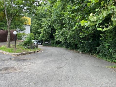 26 Newtown Road Danbury CT 06810