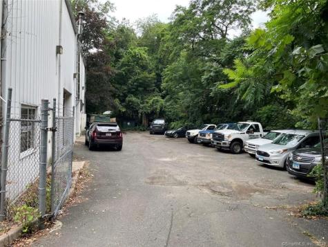 26 Newtown Road Danbury CT 06810