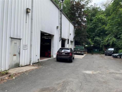 26 Newtown Road Danbury CT 06810