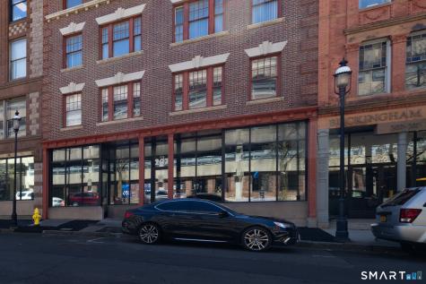 207 Bank Street Waterbury CT 06702