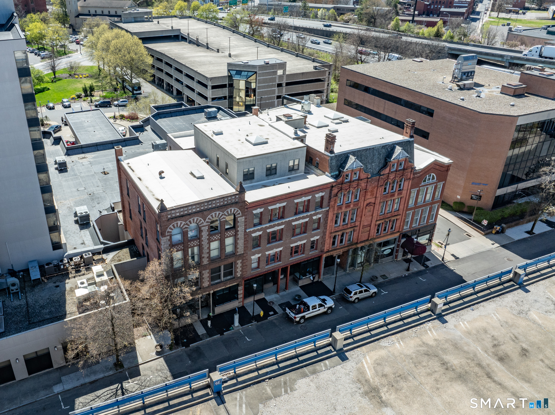 207 Bank Street Waterbury CT 06702