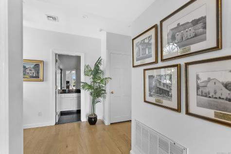 656 Harbor Road Fairfield CT 06890