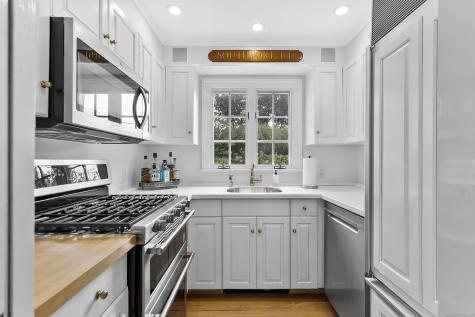 656 Harbor Road Fairfield CT 06890