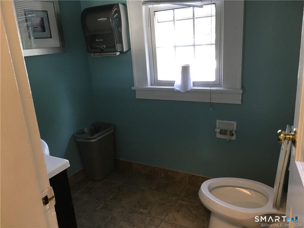 4942 Main Street Bridgeport CT 06606