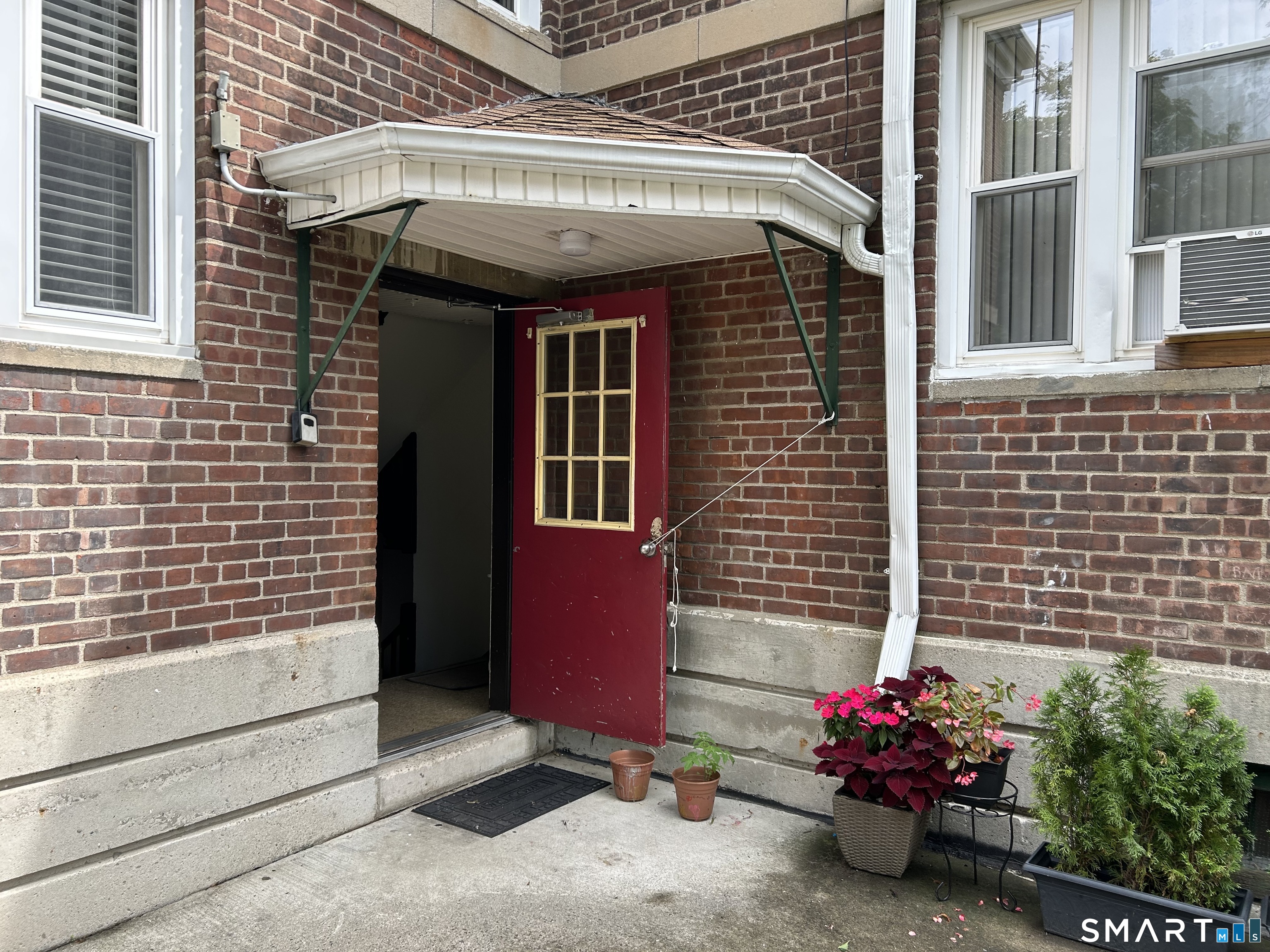 335 North Bishop Avenue Bridgeport CT 06610