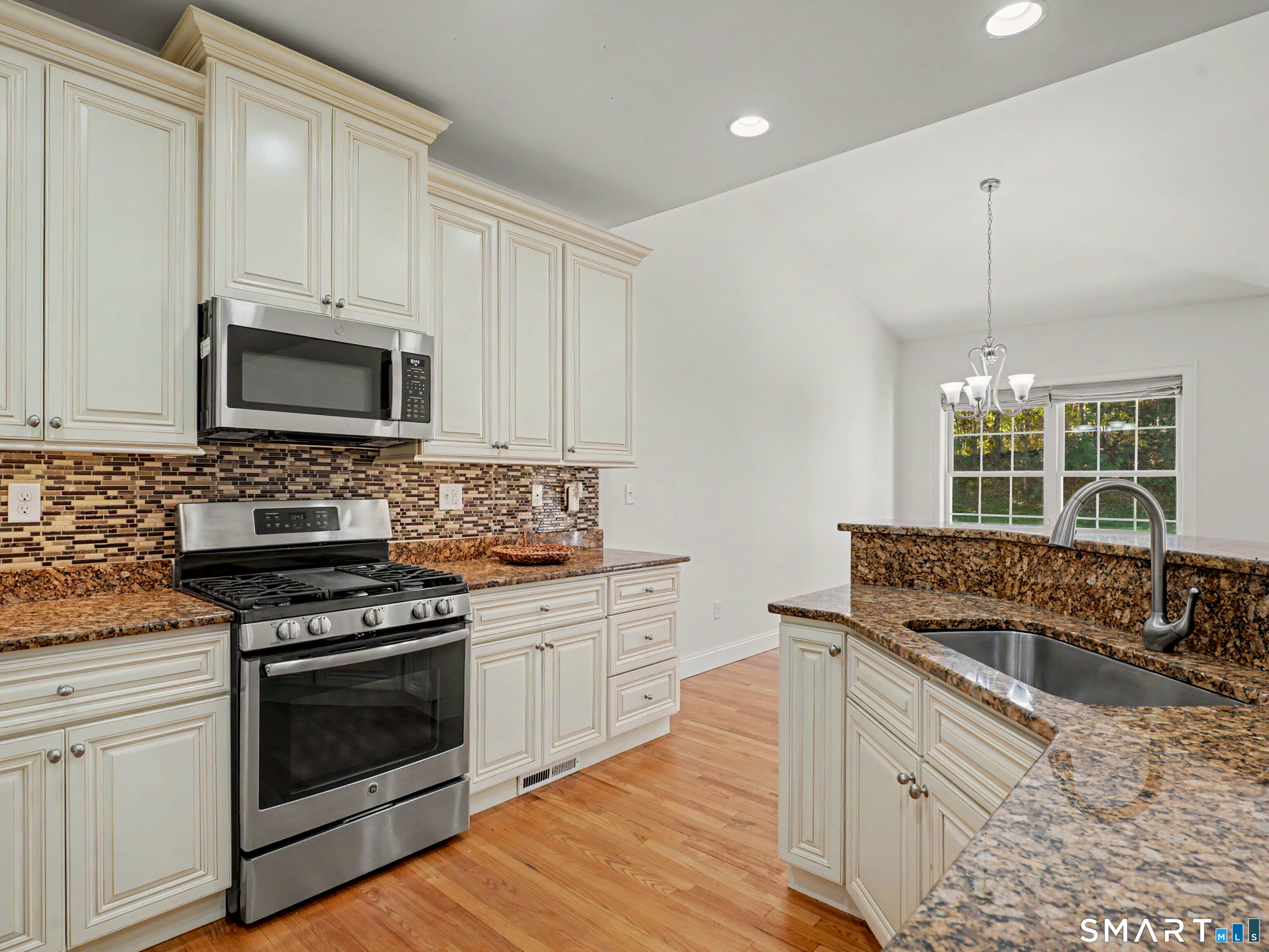 41 Pondview Circle Beacon Falls CT 06403