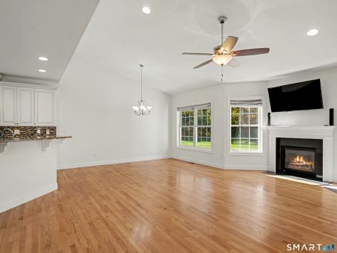 41 Pondview Circle Beacon Falls CT 06403