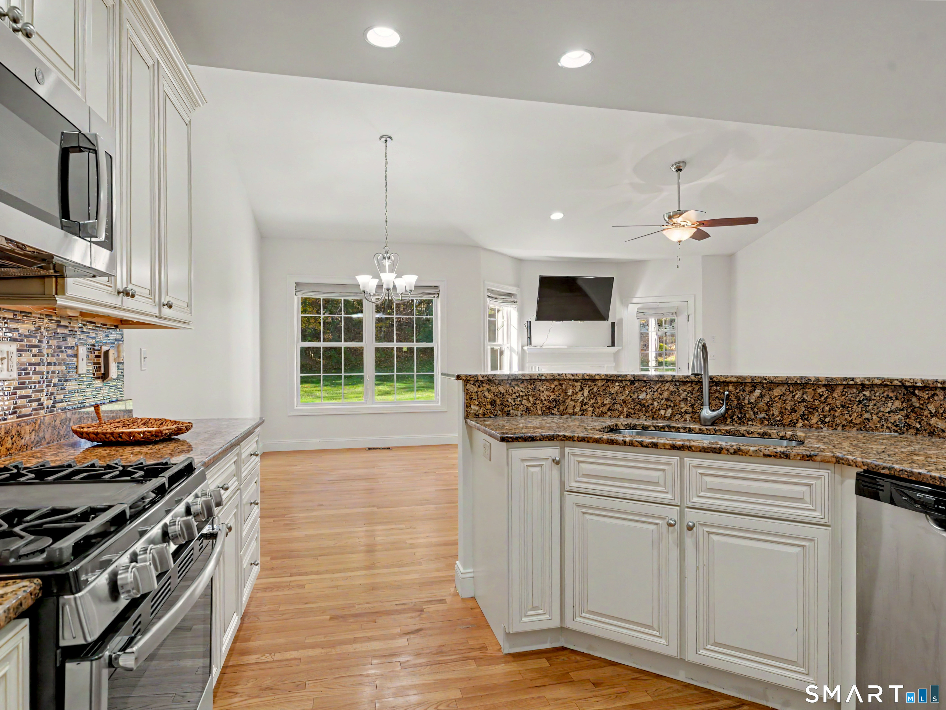 41 Pondview Circle Beacon Falls CT 06403